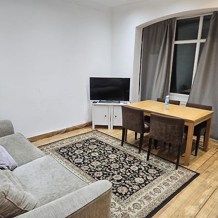 2 Bedroom Flat - Travel Direct To Heathrow/Central لندن المظهر الخارجي الصورة