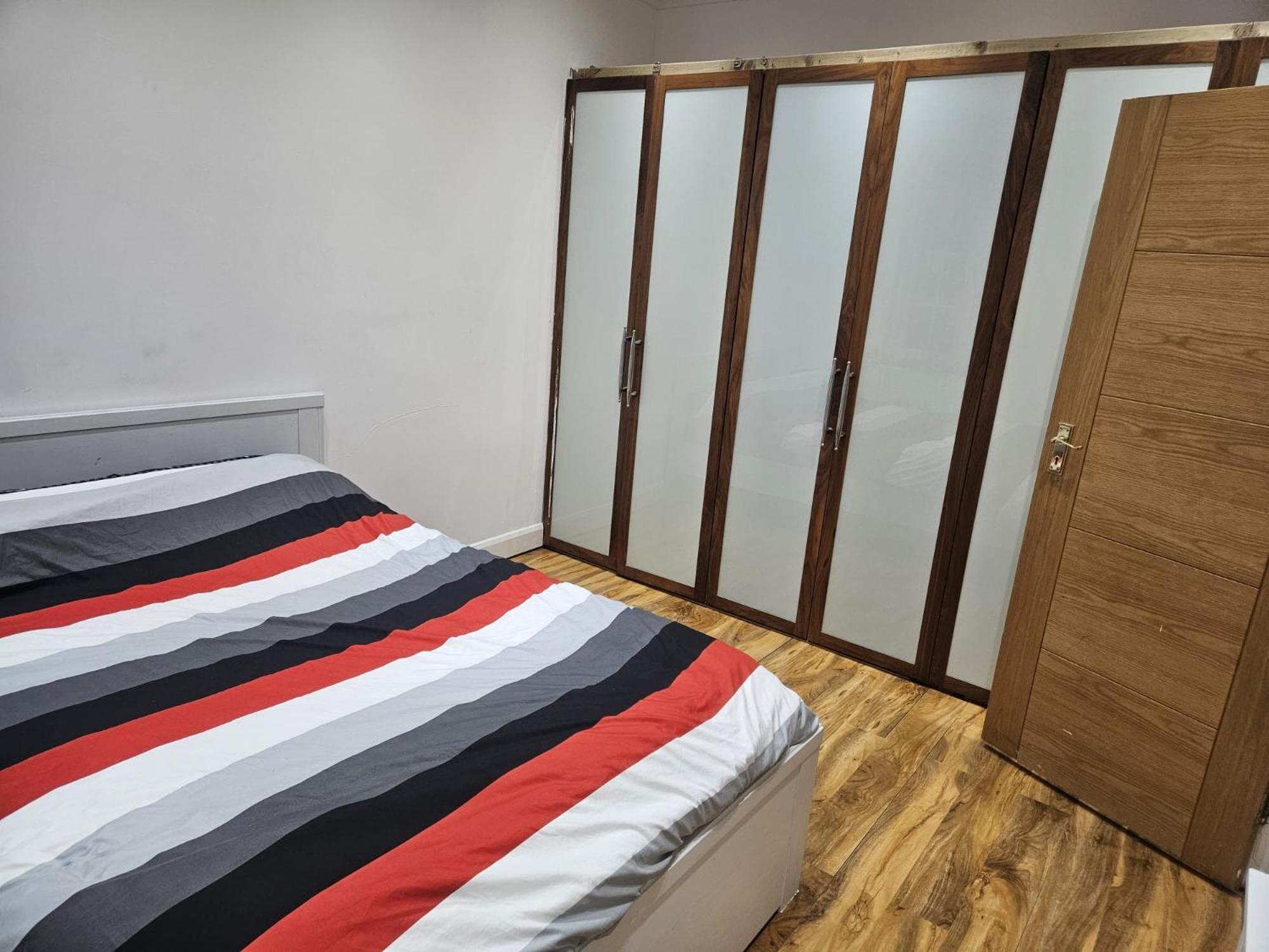 2 Bedroom Flat - Travel Direct To Heathrow/Central لندن المظهر الخارجي الصورة