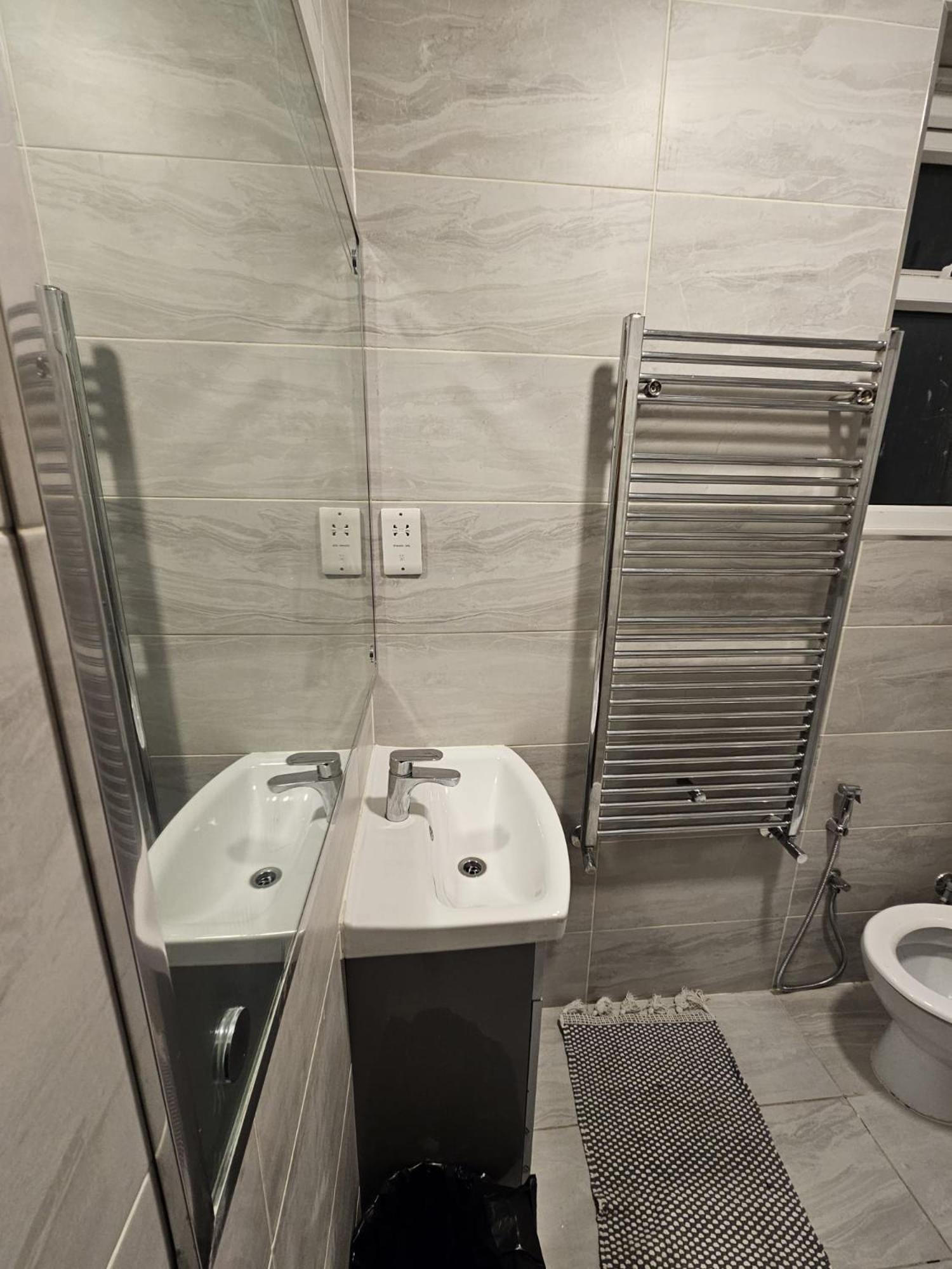2 Bedroom Flat - Travel Direct To Heathrow/Central لندن المظهر الخارجي الصورة